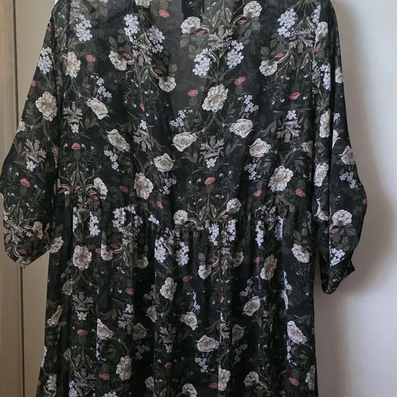 Torrid Outlander Lexie Floral Chiffon Hi-Lo Babydoll Tunic - Picture 14 of 16